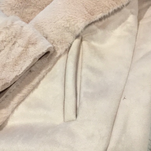 Blush Pink Faux Suede Fur coat  🎉🎉🎉 Host pick LAST ONE!! - Picture 7 of 8